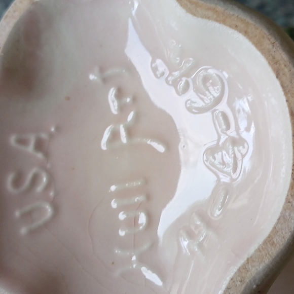 Vintage Hull Vase With Handles Signed USA Hull - Picture 2 of 6